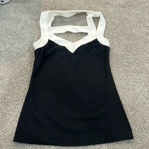 Express contrast detail top